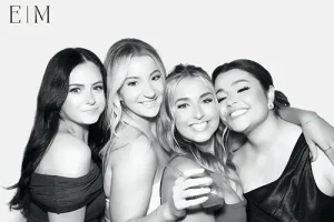 black-and-white-glam-carousel-02