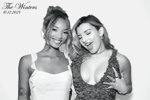 black-and-white-glam-carousel-03